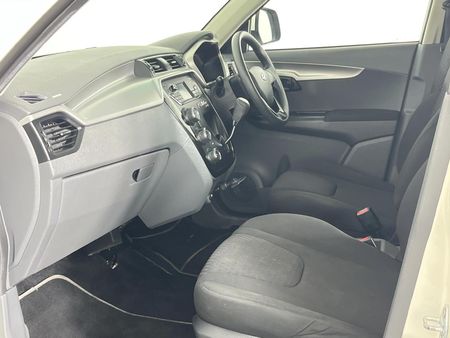 2018-Mahindra-KUV-100-12-TD-K6-NXT_8