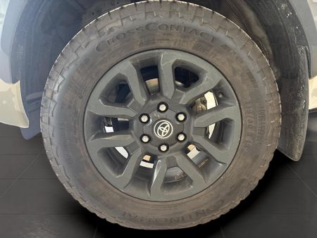 2024-Toyota-Hilux-28-GD-6-Raised-Body-Legend-Auto-Extended-Cab_15