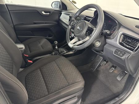 2018-Kia-Rio-12-5-dr_10