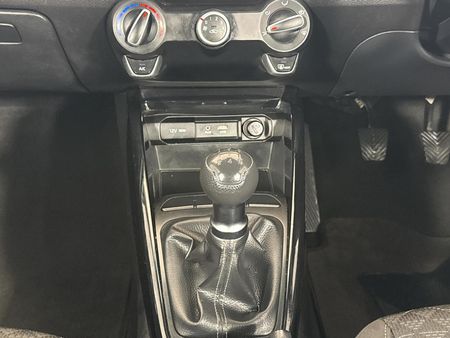 2018-Kia-Rio-12-5-dr_11