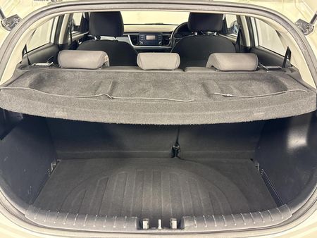 2018-Kia-Rio-12-5-dr_15
