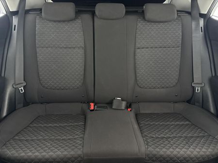 2018-Kia-Rio-12-5-dr_8