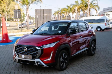 2025-Nissan-Magnite-10-Acenta-AMT_1