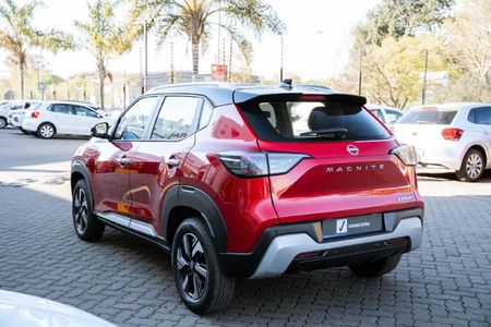 2025-Nissan-Magnite-10-Acenta-AMT_4