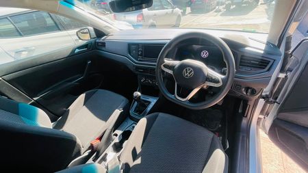 2023-Volkswagen-Polo-10-TSI-Life_9