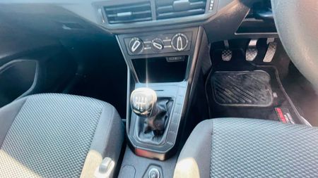 2023-Volkswagen-Polo-10-TSI-Life_11