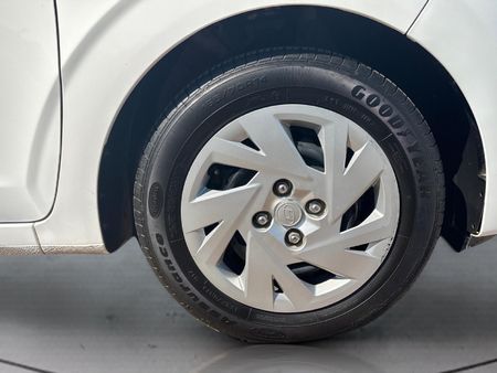 2025-Hyundai-Grand-i10-12-Motion-Auto_10