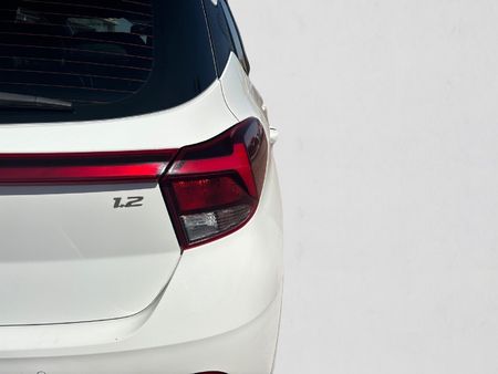 2025-Hyundai-Grand-i10-12-Motion-Auto_11