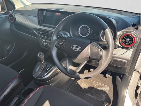 2025-Hyundai-Grand-i10-12-Motion-Auto_12
