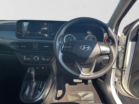2025-Hyundai-Grand-i10-12-Motion-Auto_13