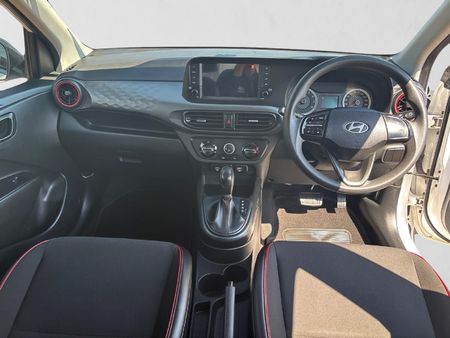 2025-Hyundai-Grand-i10-12-Motion-Auto_17