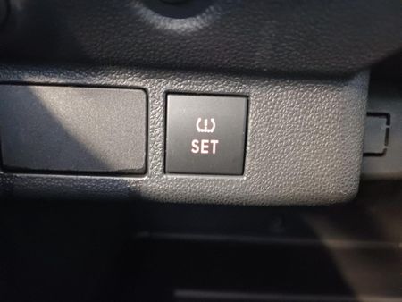 2023-Volkswagen-Polo-Vivo-14-Trendline-5-dr_11