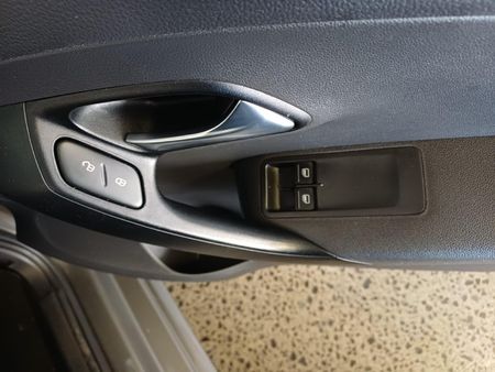 2023-Volkswagen-Polo-Vivo-14-Trendline-5-dr_30
