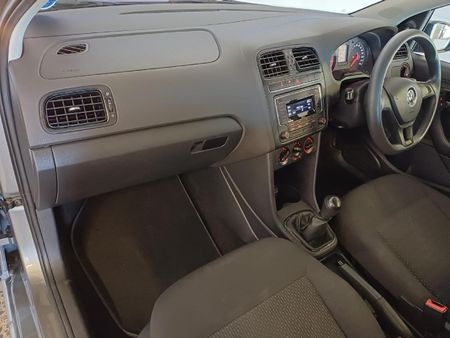 2023-Volkswagen-Polo-Vivo-14-Trendline-5-dr_5