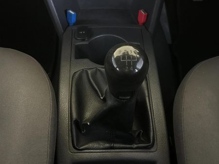 2018-Volkswagen-Polo-Vivo-GP-14-Trendline-5-dr_11