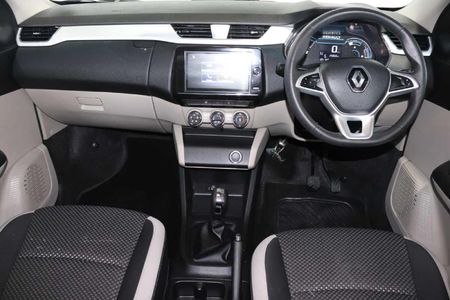 2024-Renault-Triber-10-Intens-Auto_9