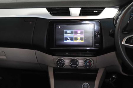 2024-Renault-Triber-10-Intens-Auto_10