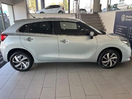 2025-Toyota-Starlet-15-XR-Auto_9