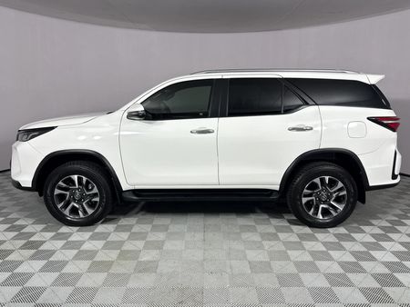 2025-Toyota-Fortuner-28-GD-6-4x4-Auto_5