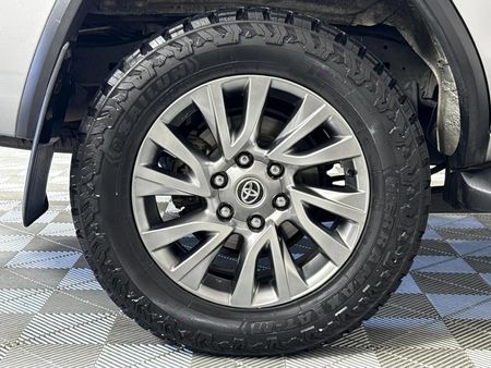 2021-Toyota-Fortuner-28-GD-6-4x4-Auto_18
