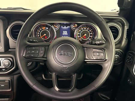 2024-Jeep-Wrangler_13