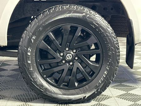 2020-Nissan-Navara-23D-Stealth-4x4-Auto-Double-Cab_17