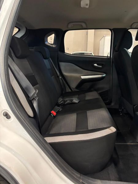 2024-Nissan-Magnite-10-Visia_11
