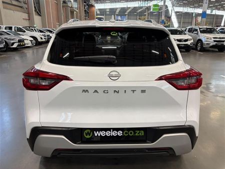 2024-Nissan-Magnite-10-Visia_3