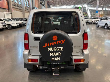 2009-Suzuki-Jimny-13_3