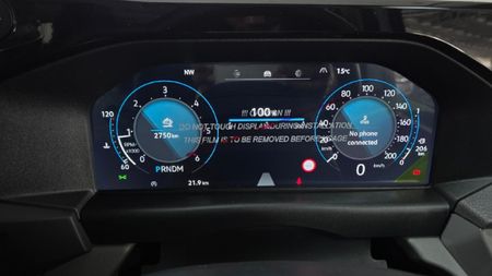 2025-Volkswagen-Kombi-20TDI-Life-Auto-125kw_11
