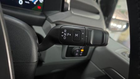 2025-Volkswagen-Kombi-20TDI-Life-Auto-125kw_13