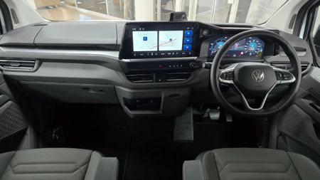 2025-Volkswagen-Kombi-20TDI-Life-Auto-125kw_17