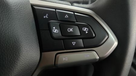 2025-Volkswagen-Kombi-20TDI-Life-Auto-125kw_20