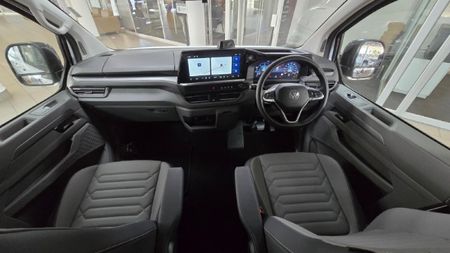 2025-Volkswagen-Kombi-20TDI-Life-Auto-125kw_2