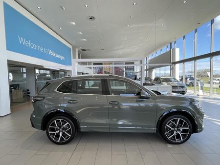 2026-Volkswagen-Tiguan-14TSI-R-Line_1