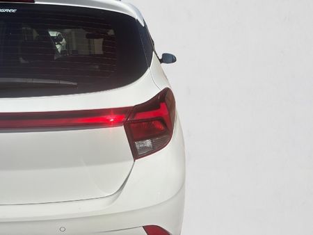 2024-Hyundai-Grand-i10-10-Motion_11