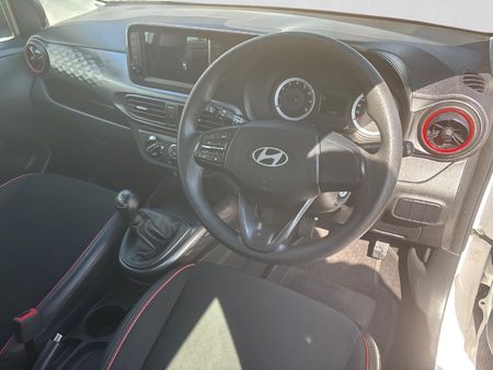 2024-Hyundai-Grand-i10-10-Motion_12