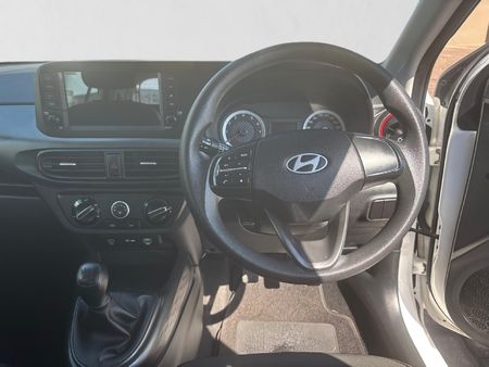 2024-Hyundai-Grand-i10-10-Motion_13