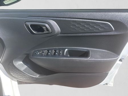 2024-Hyundai-Grand-i10-10-Motion_14