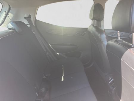 2024-Hyundai-Grand-i10-10-Motion_16