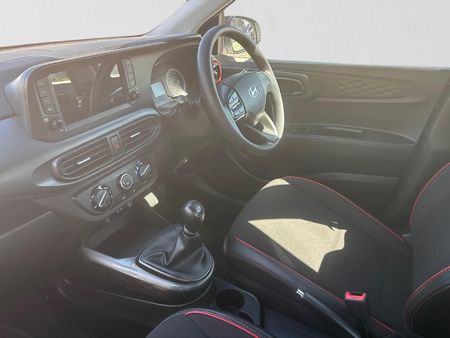 2024-Hyundai-Grand-i10-10-Motion_18