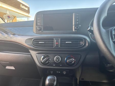2024-Hyundai-Grand-i10-10-Motion_19