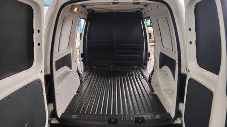 2021-Volkswagen-Caddy-Maxi-20-TDI-81kW-Panel-Van_12