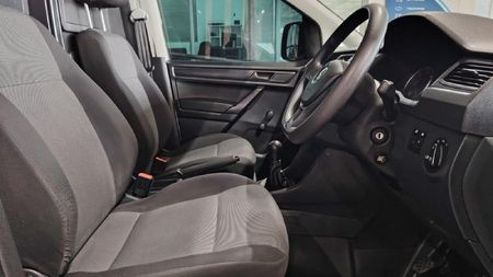 2021-Volkswagen-Caddy-Maxi-20-TDI-81kW-Panel-Van_16