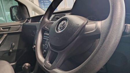 2021-Volkswagen-Caddy-Maxi-20-TDI-81kW-Panel-Van_18