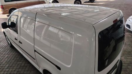 2021-Volkswagen-Caddy-Maxi-20-TDI-81kW-Panel-Van_3