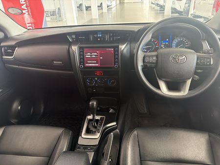 2023-Toyota-Fortuner-24-GD-6-Raised-Body-Auto_2