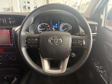 2023-Toyota-Fortuner-24-GD-6-Raised-Body-Auto_6