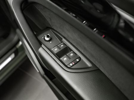 2024-Audi-Q5-Sportback-quattro-S-Line-Auto-40-TDI_9