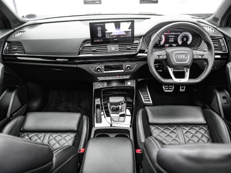 2024-Audi-Q5-Sportback-quattro-S-Line-Auto-40-TDI_19